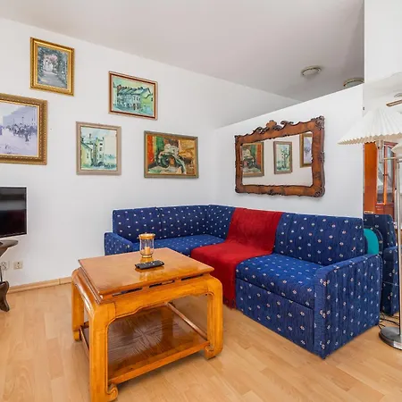 One Bedroom With Balcony In By Renters