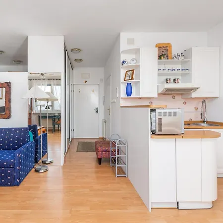 Apartment One Bedroom With Balcony In By Renters Poznan