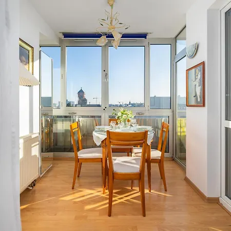 One Bedroom With Balcony In By Renters דירה