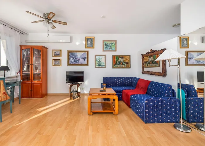 One Bedroom With Balcony In By Renters Apartment